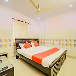 Oyo 35856 Padma Residency