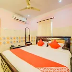 Oyo 35856 Padma Residency