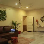 A Convenient Home Stay In City Centre - Ameerpet
