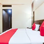 Oyo 79040 Hotel Sai Prakash