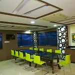 Fabhotel Sky View Suites