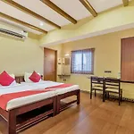 Oyo Flagship 2207 Hotel Transit