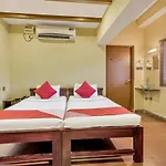 Oyo Flagship 2207 Hotel Transit