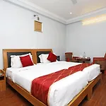 Oyo 7552 Hotel Sky Grand