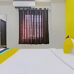 Super Collection O Kondapur Hyderabad Formerly Dunes Inn