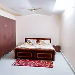 Servostay Kukatpally Spacious 5 Bhk Duplex In Vivekananda Nagar With Parking