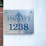 Stanley\'S Suites J Hills