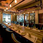 Hotel Kinara Grand
