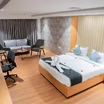 Hotel Tulips Grand