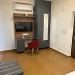 Palladium Luxury Suites Financial District Unit II