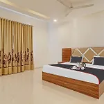 Oyo Flagship Ekasila Suites