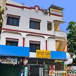 Spot On Sri Sai Lohith Lodge Near Secunderabad Railway Station