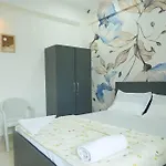 A/C Room With Queen Bed Gachibowli