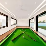 Stayvista At Aj House With Pvt Pool & Projector Set-Up