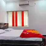 Royal Great Couple Friendly 2 Bhk Flat Road No 7 Banjara Hills