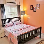 Cityscape Comfort - Stylish 3Bhk Central Getaway