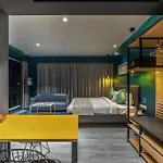 Hotel B Plus L