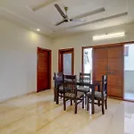 Homely 3Bhk Apartment In The Heart Of The City