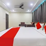 Hotel O Karan Suites