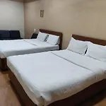 Hotel Gayathri