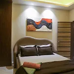 Delightful 3 Bed Holiday Home With Ac Near Us Embassy, Gachibowli