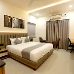 Oak Business Hotel