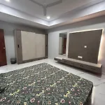 Luxurious 4Bhk Apartment At Golden Heights Colonys