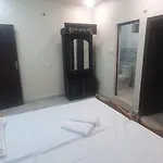 Spacious And Comfortable 3Bhk No-Ac For Travellers