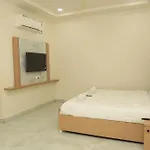 Fabhotel Lexus Grand