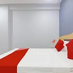 Hotel O Padmini Near Lakdikapool Metro Station