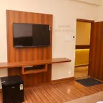 Maalyasa Hotel And Suites