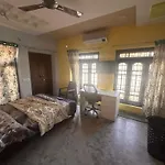 Jb Service Apartment
