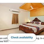 Blossoms Rooms The Plaza Residency- Free Lunch Or Dinner- Lakdikapul