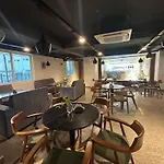 Wild Wings Premium Hotel
