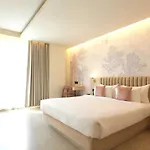 Arrival Hotel