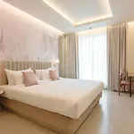 Arrival Hotel