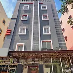 Super Townhouse Rcc Park View Inn