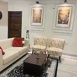 Luxurious 3Bhk In Banjara Hills The Sujario Homestay