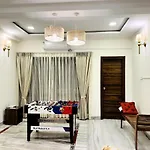 Luxurious 3Bhk In Banjara Hills The Sujario Homestay
