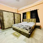 Prince Castle-4Bhk Apartment,Guesthouse