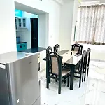 Servostay Kphb Phase 15 New Stunning 3 Bhk - 5Th Floor With Private Parking