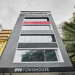 OYO Townhouse 359 Begumpet