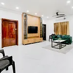 Palette Chanda Nagar Near Gsm Mall