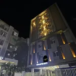 Super Townhouse Oak Hitec City Near Image Hospital