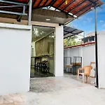 Super Townhouse Unnam Hotels Backside Of Tabala Rasa Pub, Financial District