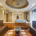 Collection O The Crown Hotel