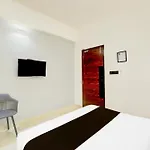 Super Townhouse Casa Business Hotel