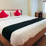 Capital O Sri Suprabhat Grand Near Kachiguda Railway Station