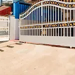 Super Collection O Sri Balaji Luxury Rooms