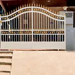 Super Collection O Sri Balaji Luxury Rooms